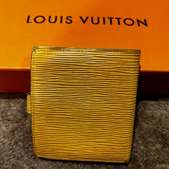 Authentic Louis Vuitton yellow purple leather Epi wallet - Picture 2 of 7